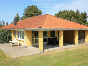 Comfortable Holiday Home in Hals with Whirlpool Hals